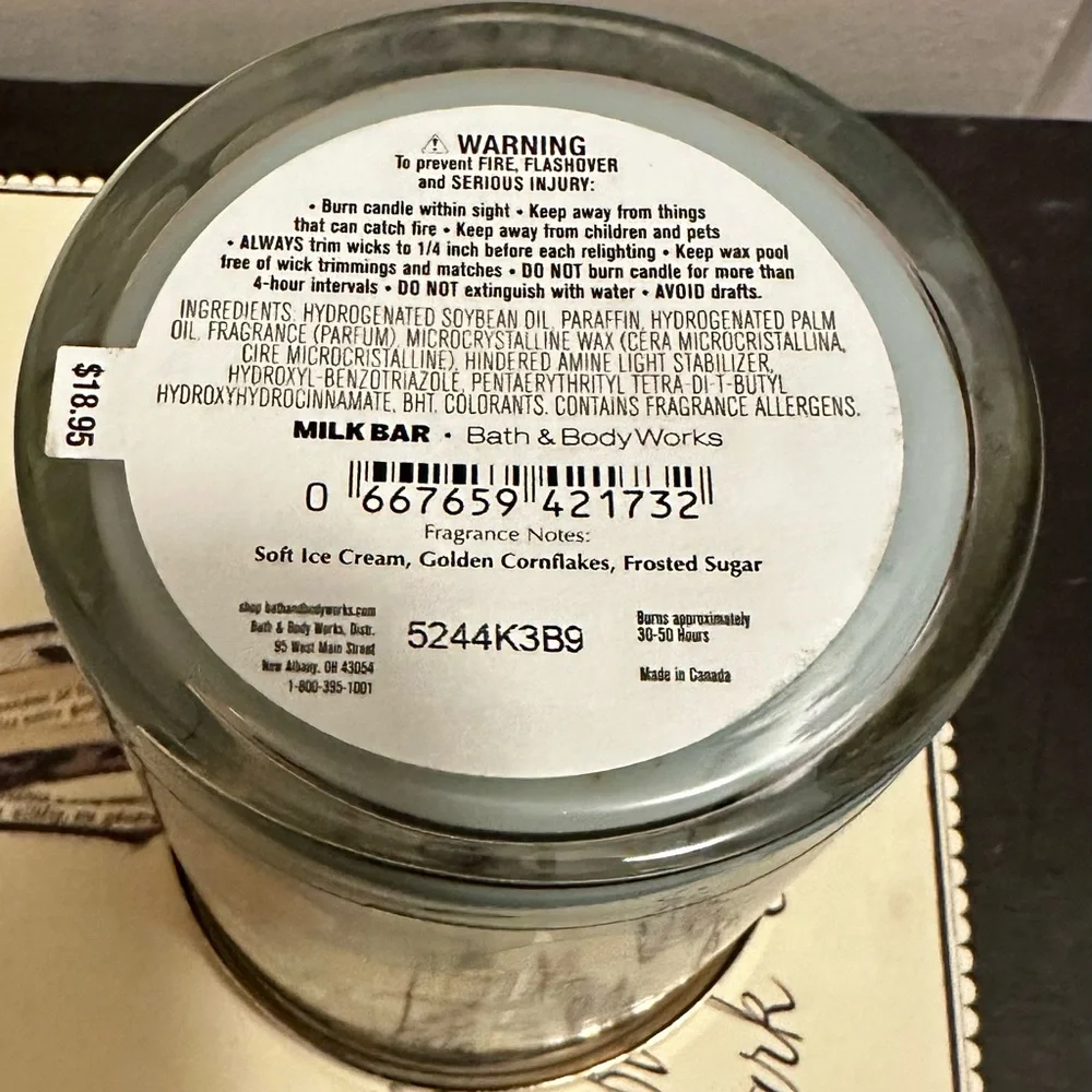 Bath & Body Works Cereal Milk Soft Serve Scented Single Wick Candle - Picture 2 of 3